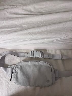 Lululemon Everywhere Belt Bag 1L